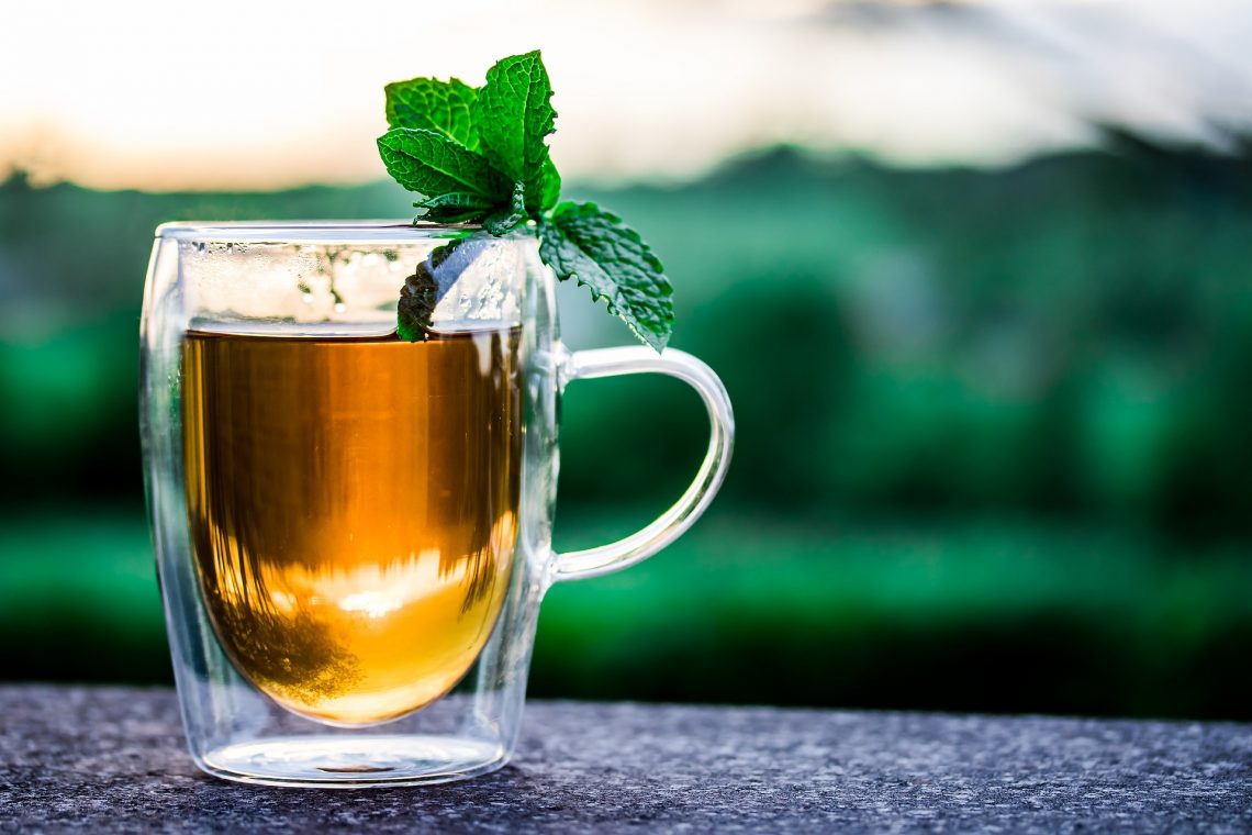 Taza de té con menta