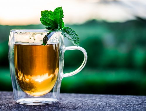 Taza de té con menta